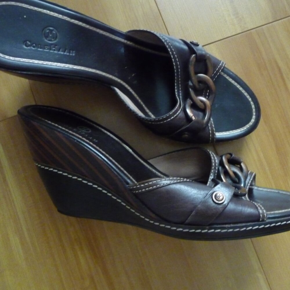 COLE HAAN KINA DARK BROWN WEDGE WITH HIPPIE UNIQUE STACKED WOODEN HEEL SIZE 11